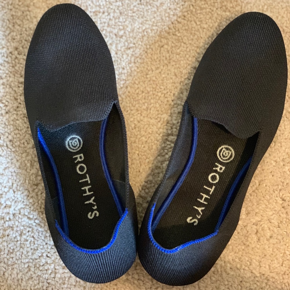 EUC Size 8.5 Solid Black Rothys Loafers